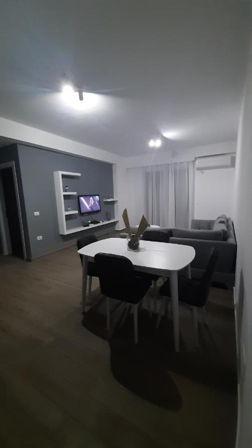 Sea & Sun Apartment Vlorë Exteriör bild