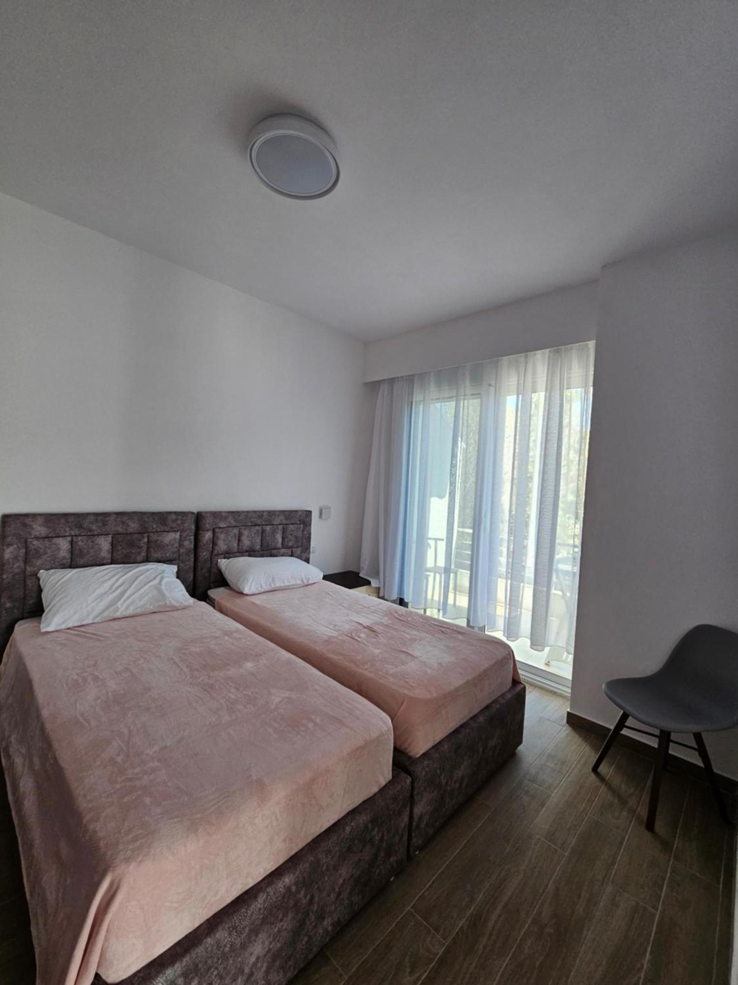 Sea & Sun Apartment Vlorë Exteriör bild