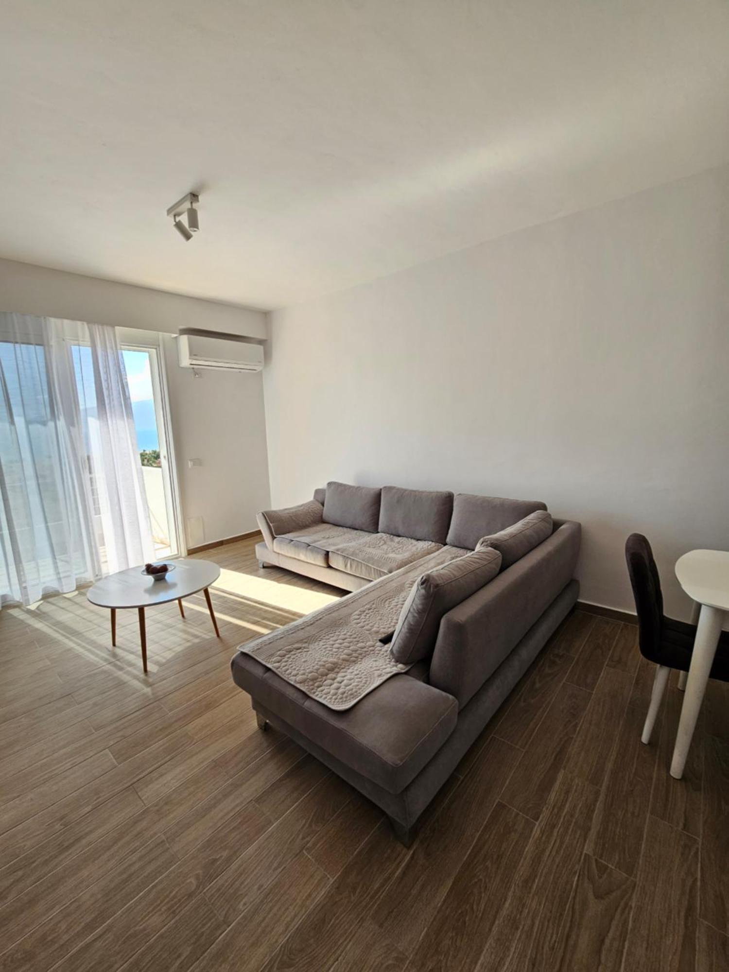 Sea & Sun Apartment Vlorë Exteriör bild